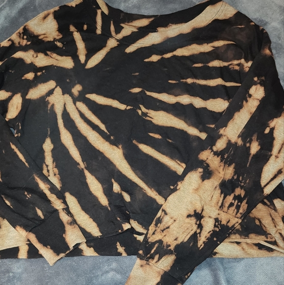 ** DONATED ** Handmade black reverse Tye-dye crop T - Picture 3 of 3